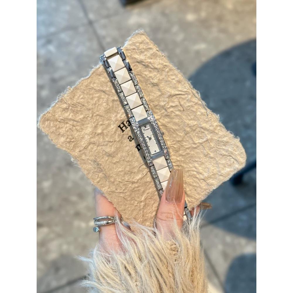 

Новые изысканные часы-браслет со стразами, элегантные маленькие квадратные кварцевые женские часы