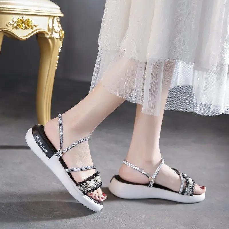 Fashion Flat Rubber Rhinestones 2025 Trending Luxury Wholesale Sandals for Women Comfort Vintage The Best Chic and Elegant Woman Shoes