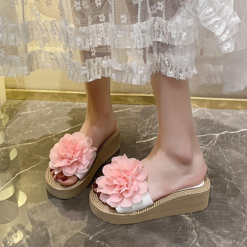 2025 Internet celebrity cool slippers women summer wear thick bottom slope heel flower word cool slippers seaside resort wind beach shoes
