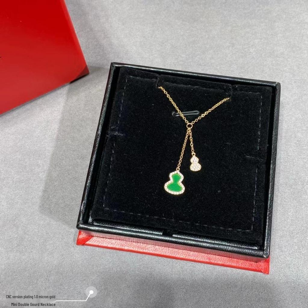 18K Rose Gold Red Agate & Mother-of-Pearl Gourd Necklace with Clavicle Chain