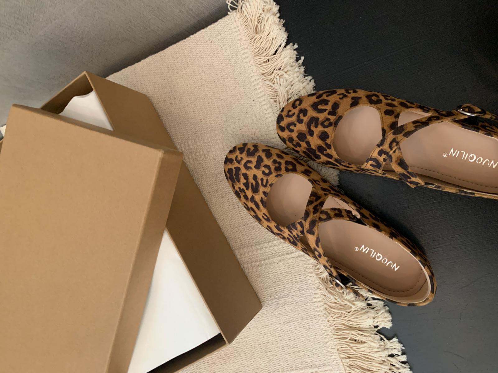 Women s Round Toe Flat Unique Design Pumps - Fashionable Footwear 35