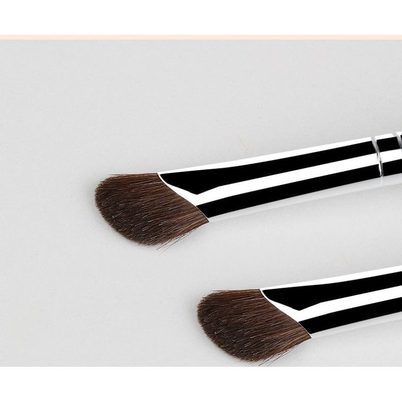 Violeta - Angled Horsehair Contour brush