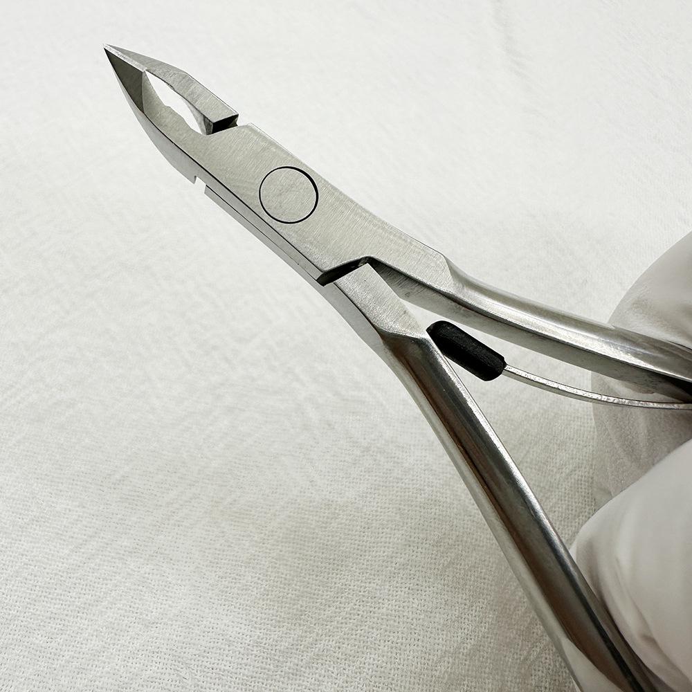 Professional Small Blade Cuticle Nipper – Advanced Tool for Nail Technicians to Trim Cuticles and Fingernails