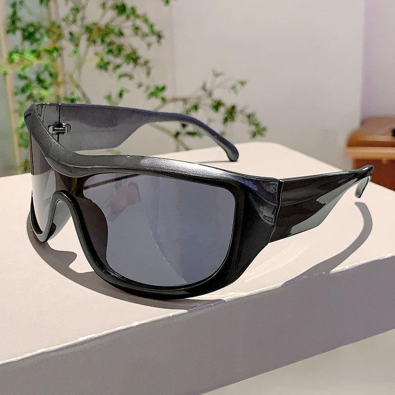 New Big Frame One Piece Sunglasses Women For Men Luxury Brand Designer Vintage Punk Sunglasses Popular Outdoor Ski Sport Goggle