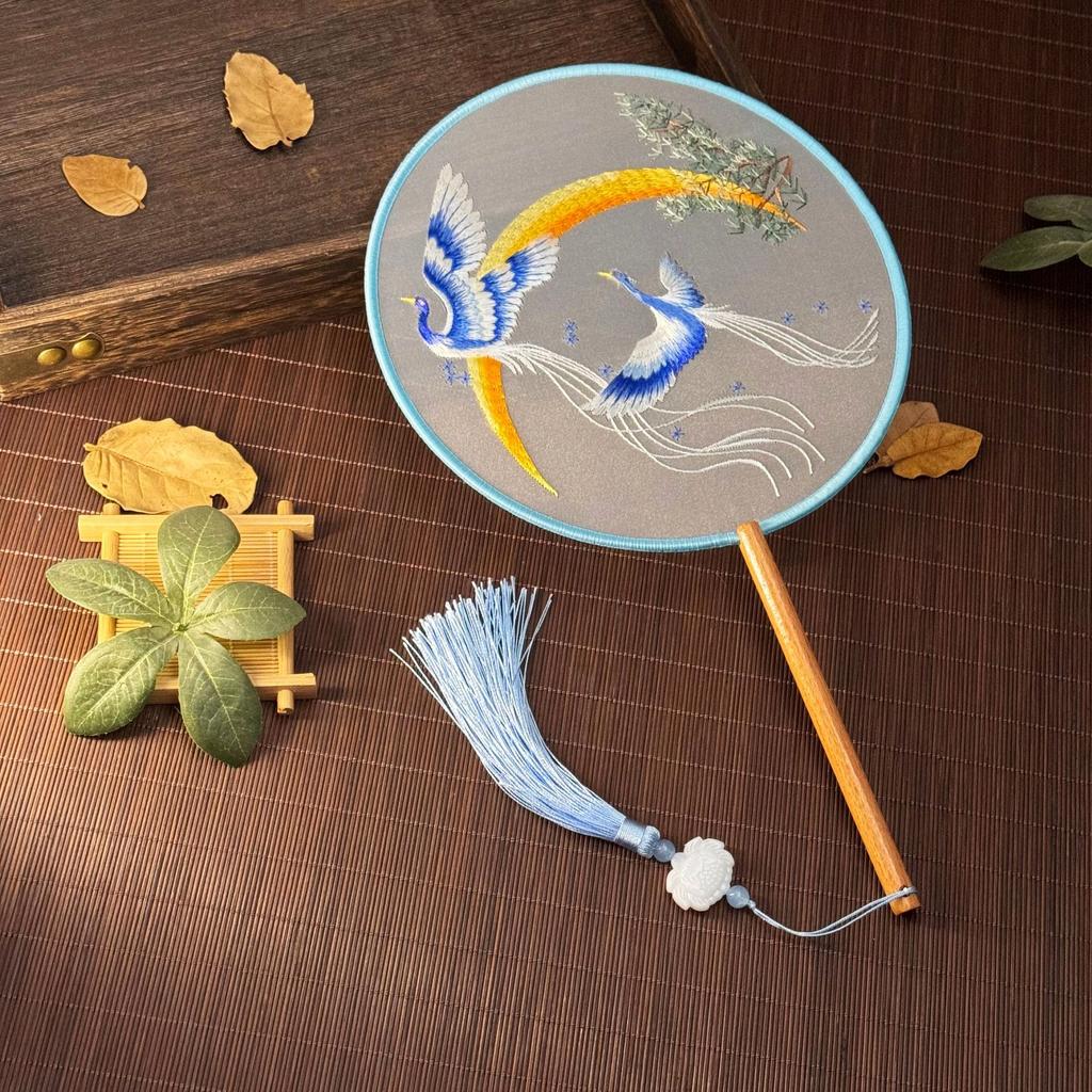 Chinese Style Eight Petal Embroidery Round Fan with Wooden Handle Portable Printed Vintage Fan Dance Wedding Favors