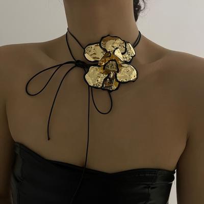 European and American Exaggerated Oil Dripping Black Edge Three-dimensional Pleated Flower Pendant Necklace, Retro ZA High-end Earrings