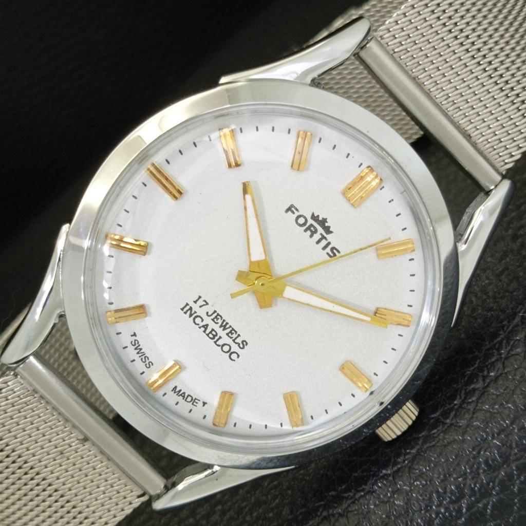 

ВИНТАЖНЫЕ МЕХАНИЧЕСКИЕ НАРУЧНЫЕ ЧАСЫ ШВЕЙЦАРСКИЕ МУЖСКИЕ БЕЛЫЙ ЦИФЕРБЛАТ a700962-5 R205a-a700962