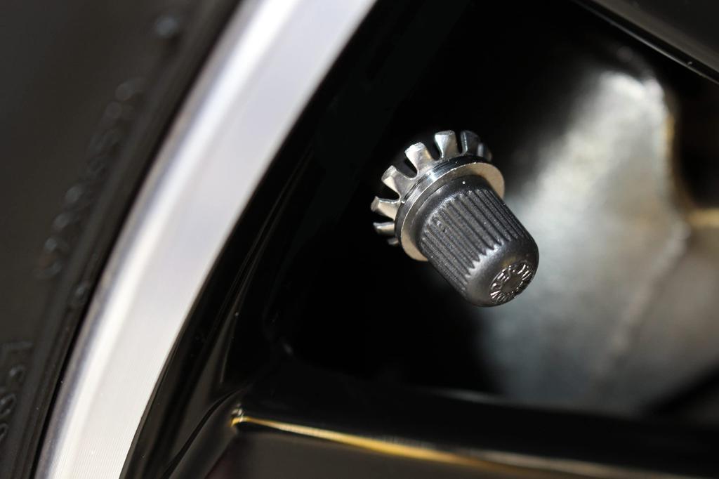 G-TECH/NGC Air Discharge Nuts for Tire Valves (4 Pack) GT-001 Silver