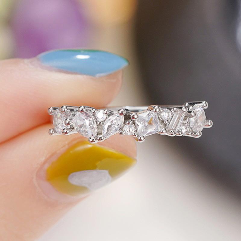Huitan Chic Geometric Cubic Zircon Ring for Women Fashion Contracted Design Temperament Female Finger Accessory Wedding Jewelry