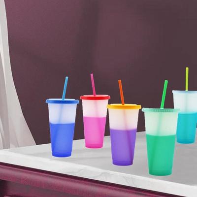 Hrníčky měnící barvu 5 kusů Opakovaně použitelné Tumbler s víčky a brčky Ledová voda Měnící barvu BPA Tumblery Party hrníčky