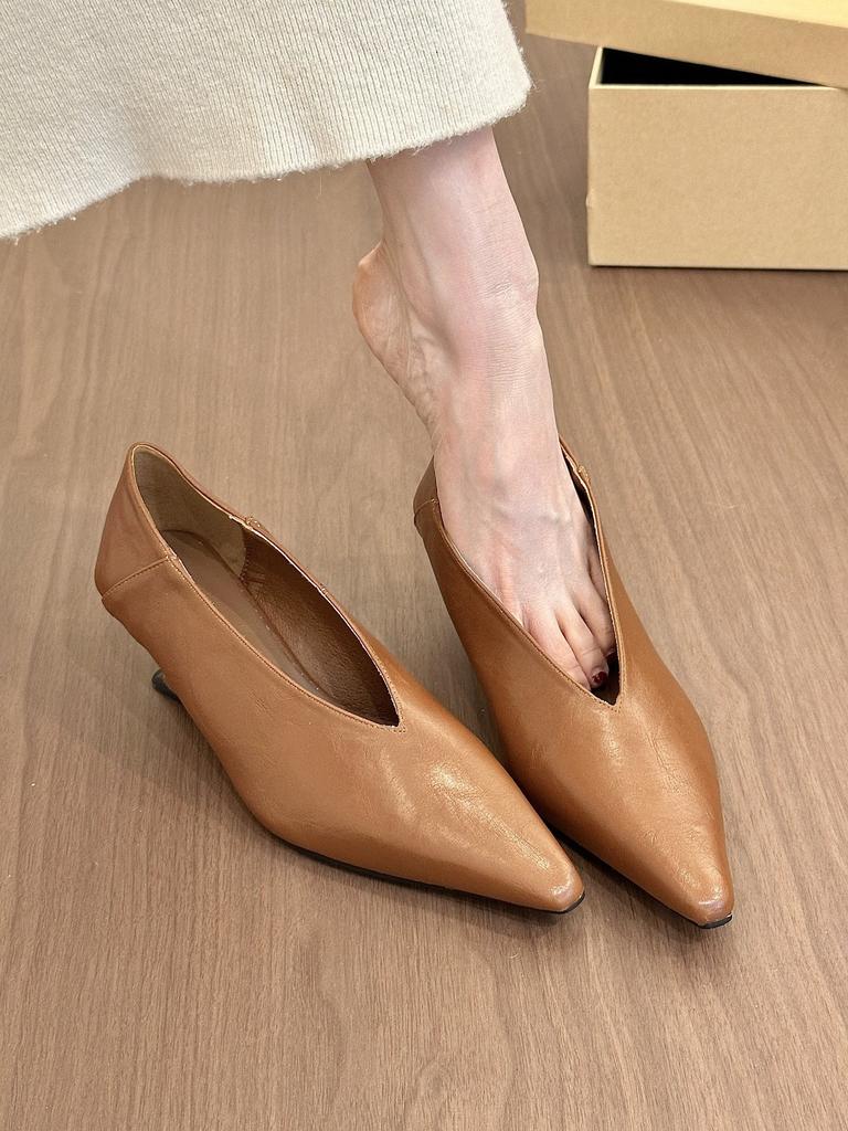 Trendy ins! Temperament pointed head shallow mouth bevel heel single shoes women's autumn and Korean version simple commuting thick heel single shoes