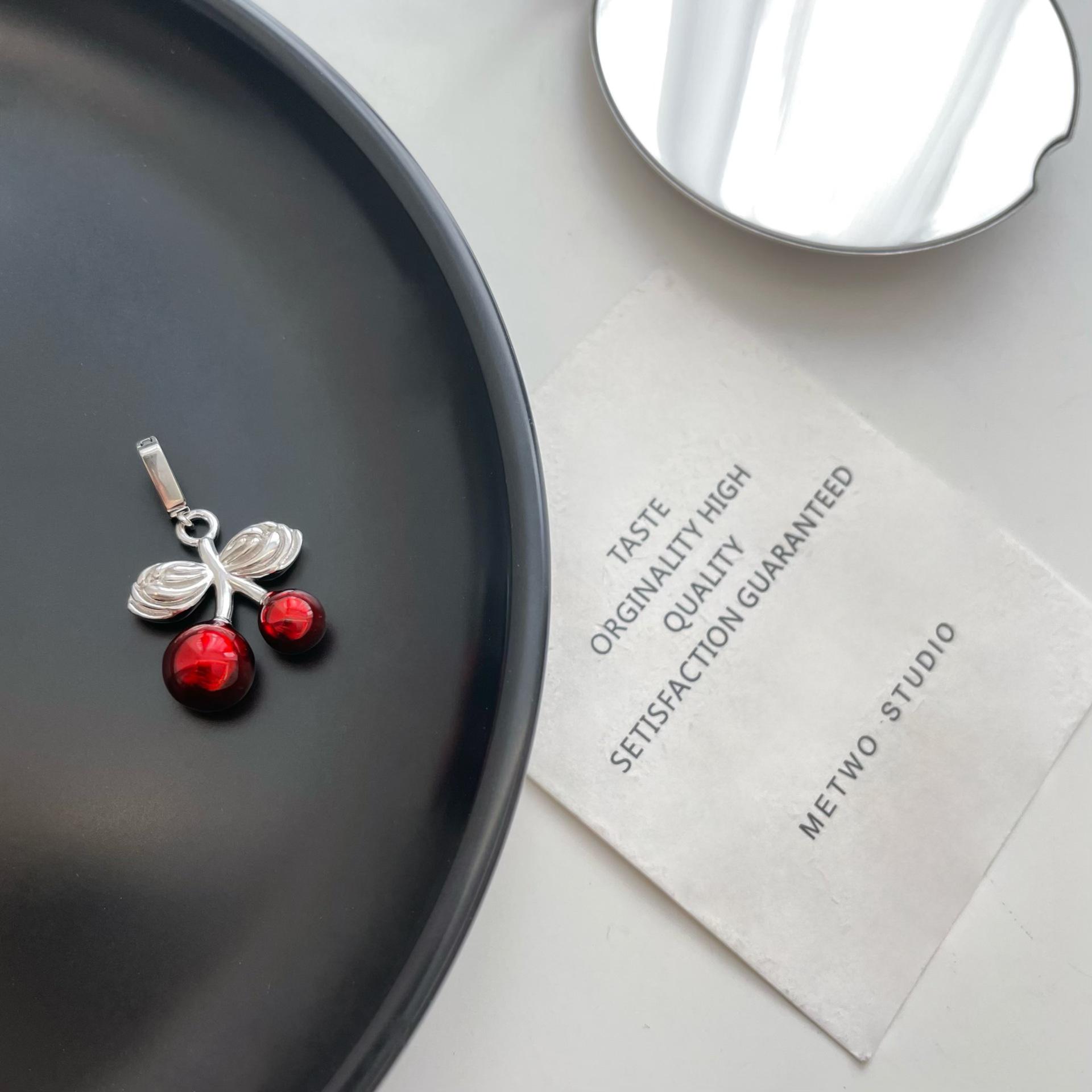 

Подвеска из стерлингового серебра 925 пробы с красной эмалью в виде вишни - Элегантное милое фруктовое колье в корейском стиле