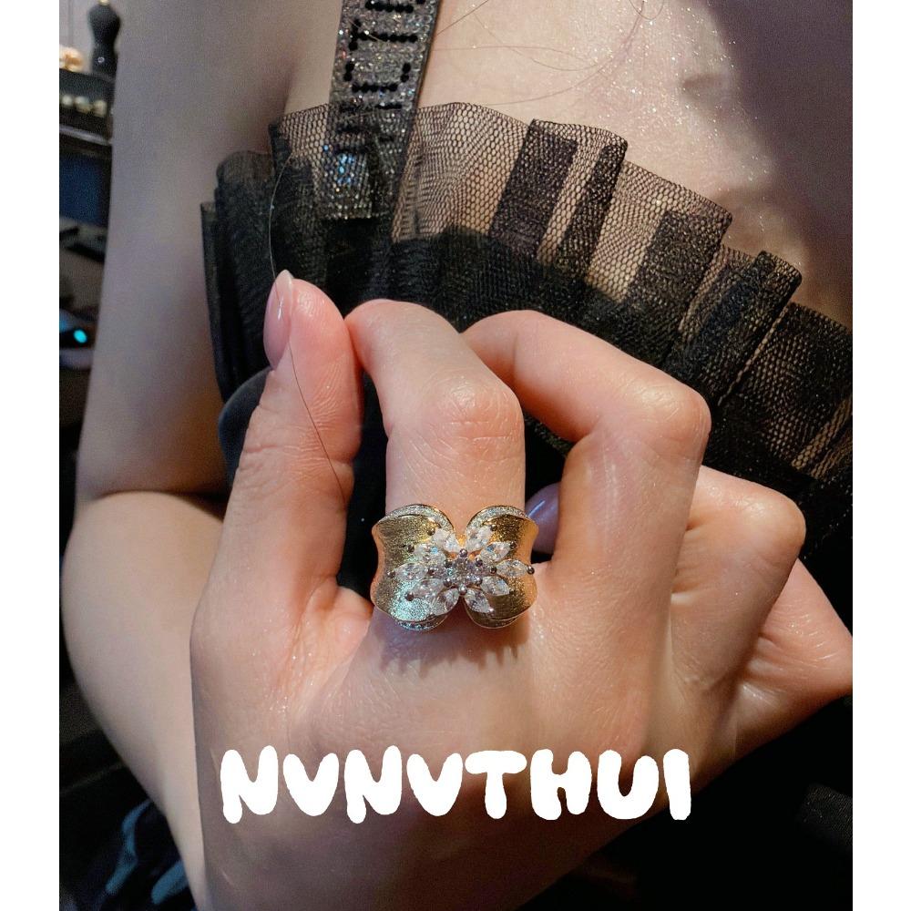 Brushed Meridian Flower Gemstone Ring Vintage Plated 18K Gold, Lock Zircon Ring