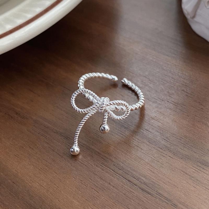 Geometric Adjustable Open Bow Ring for Women: Fashionable Index Finger Jewelry Open Adjustable