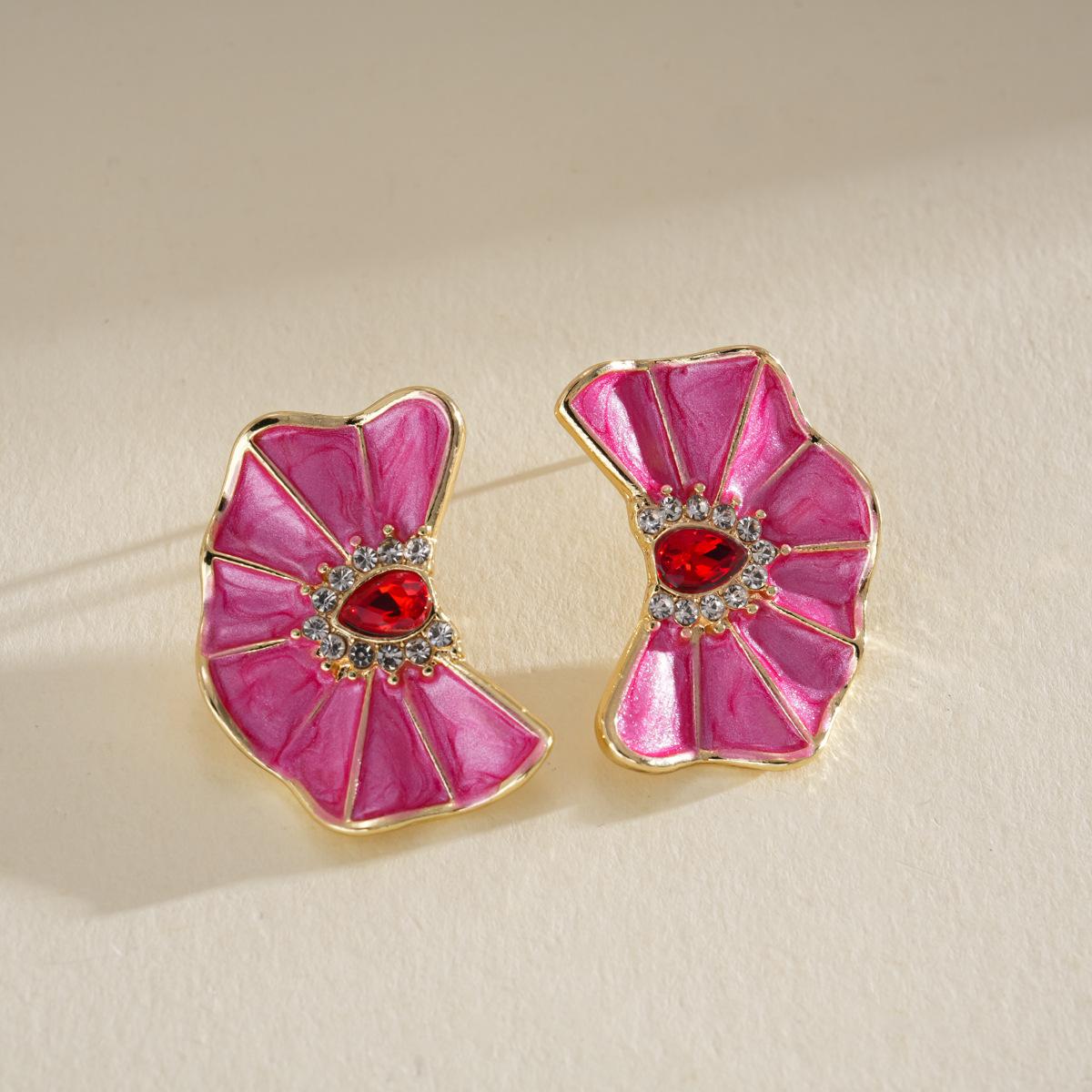 

DIGADAGU Alloy Semicircle Petals Plant Stud Earrings New Simple Luxury Earrings Women s Party Zircon Accessories розовый