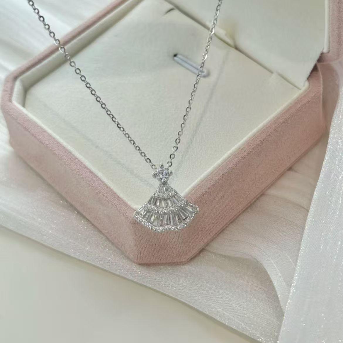 S925 Sterling Silver Zircon Clavicle Pendant Necklace for Women - Luxurious & Versatile 925 Silver