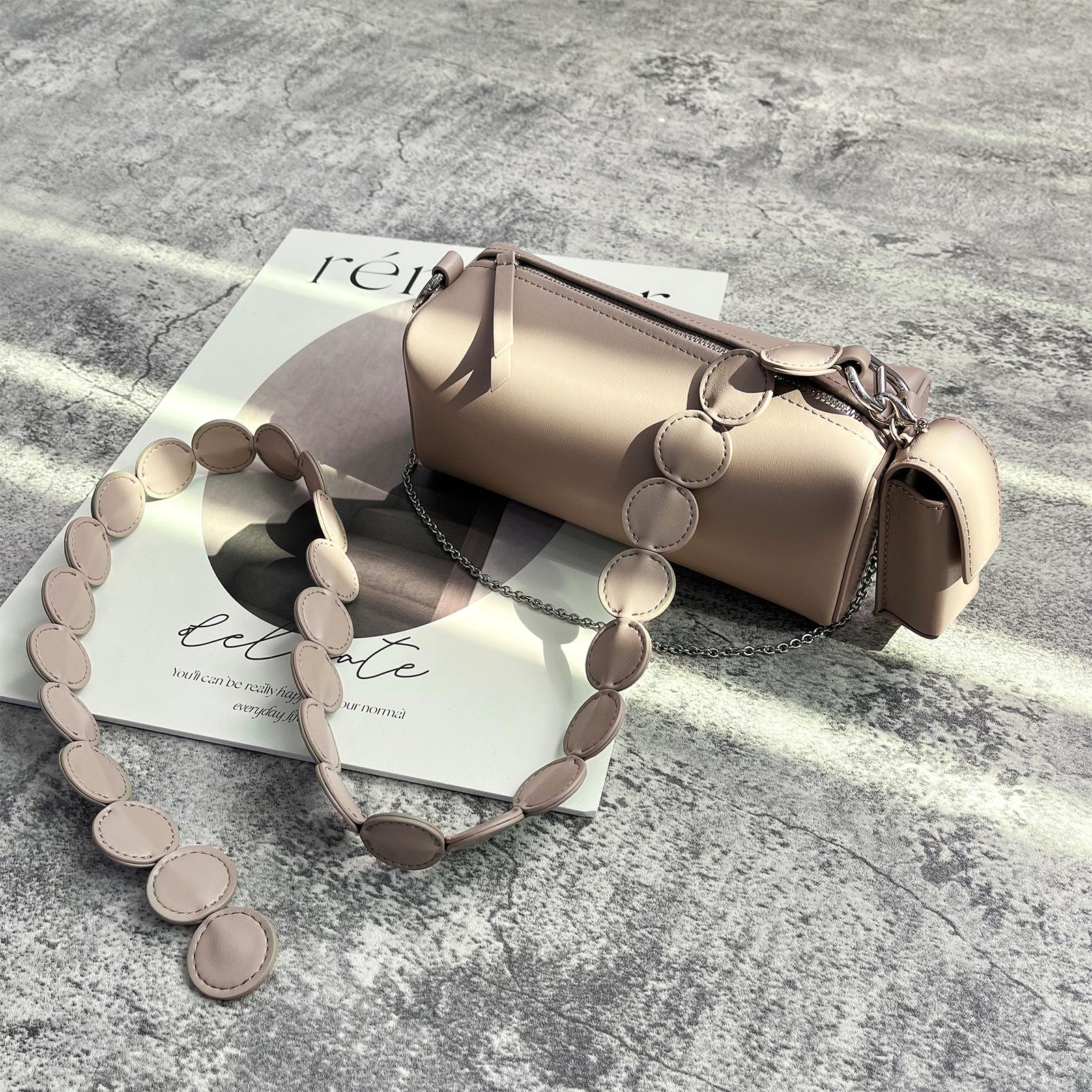 

Niche design disc bag 2025 spring and summer new trendy high-end retro underarm single shoulder crossbody lipstick bag female