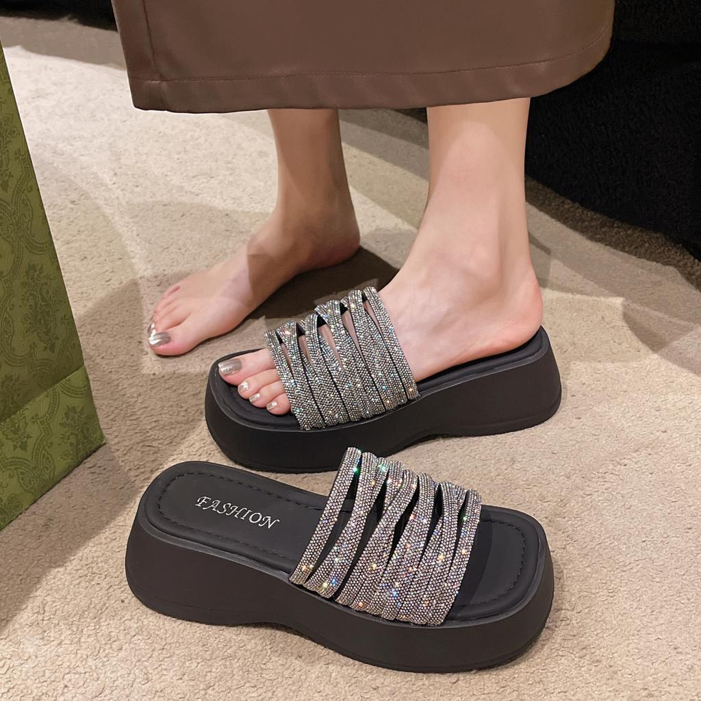 2024 Summer Network Red Slippers Women's Non-slip Sponge Platform Flip-flops All Matching Diamond Beach Shoes