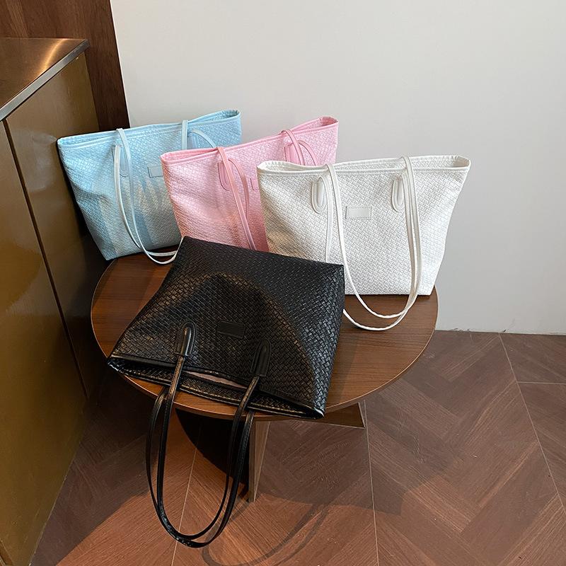 Fashion Sense Retro Large Capacity Woven Pattern  New Casual Fashion Casual Simple Tote Shoulder Bag