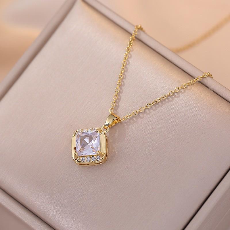 Women's Fashion Heart Pendant Necklace - Elegant, Simple Design, Versatile Clavicle Chain Jewelry