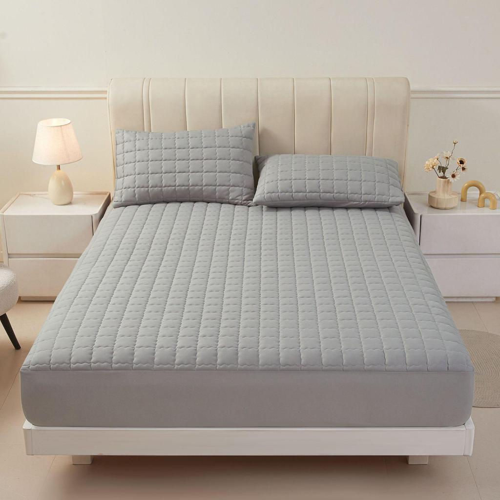 Waterproof Quilted Fitted Sheet: Urine-Proof Solid Color Mattress Protector