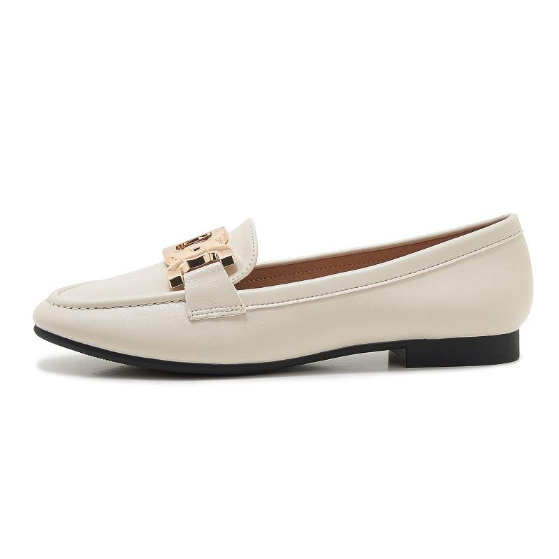 New Women Flat Shoes Metal Decoration Leather Casual Shoes Girl Fashion Slip-on Loafers