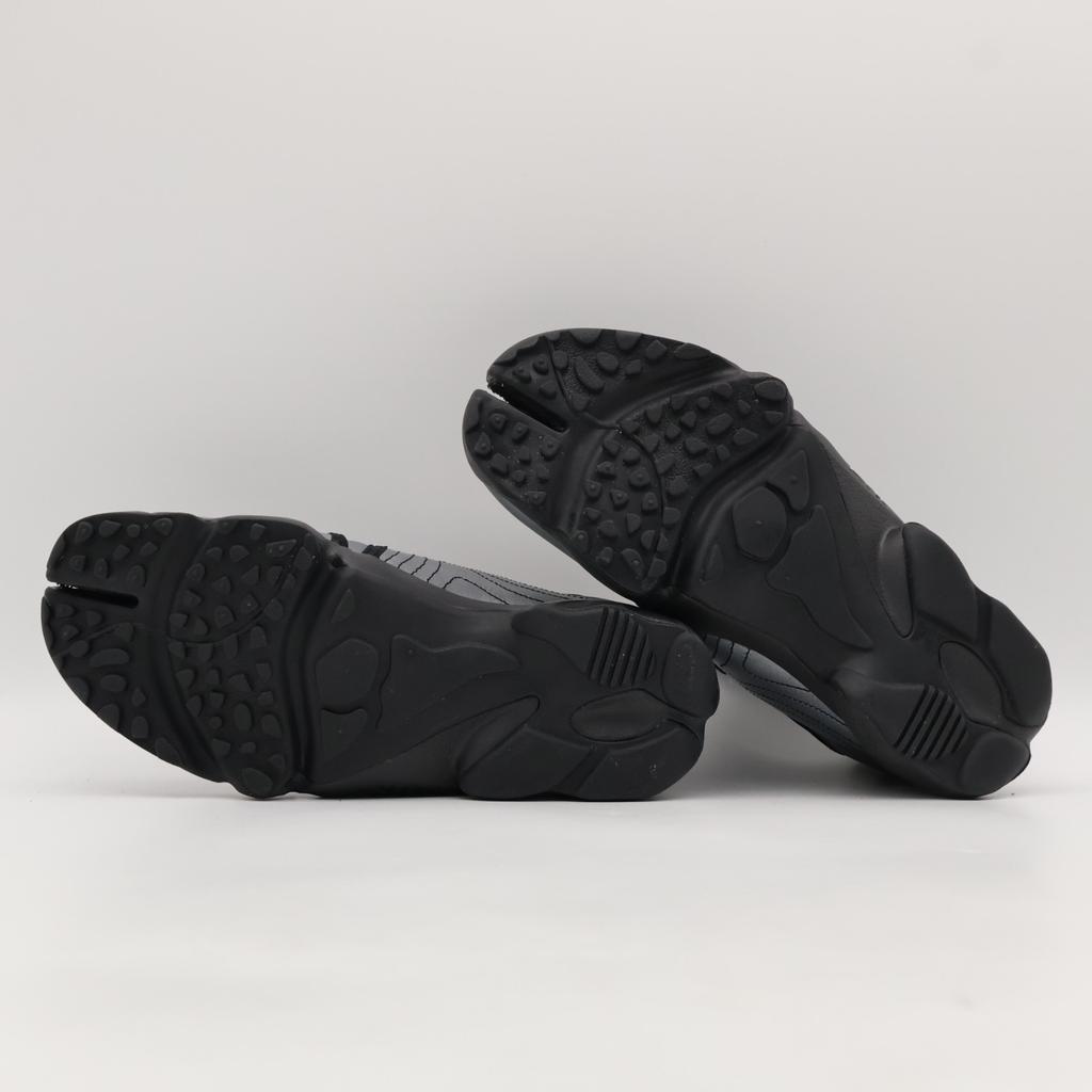 IH3656-095 Nike Women's Air Rift Metallic Silver Black (Women's)