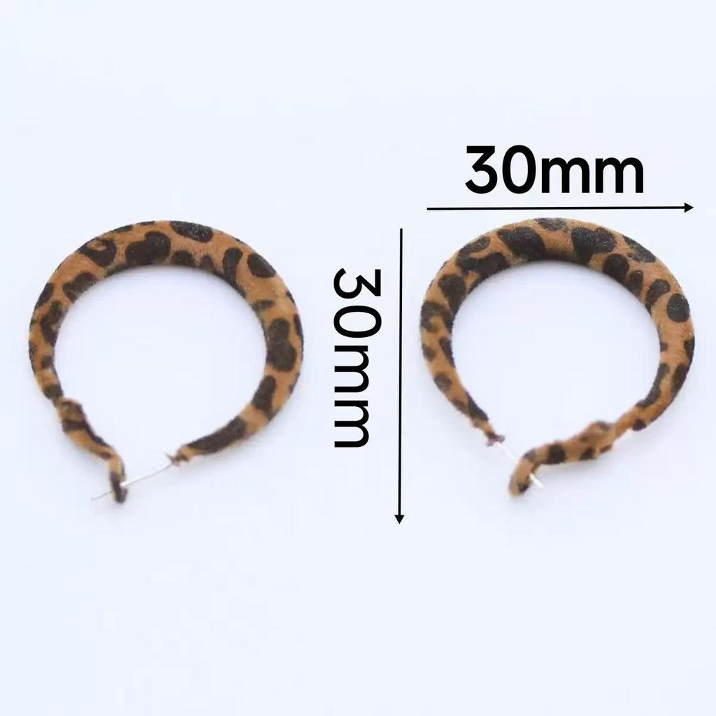 Cercei Rotunzi Unici cu Imprimeu Leopard 2025: Design elegant, de ultimă generație pentru femei