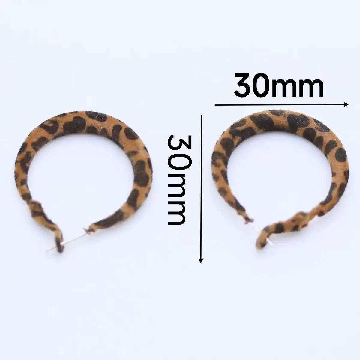 

2025 Unique Leopard Print Square Hoop Earrings: Elegant, High-End Design for Women