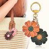Schlüsselanhänger Anhänger Doppel-Chrysanthemen-Design Retro-Stil Weiches Kunstleder Schlüsselhalter Taschenzubehör