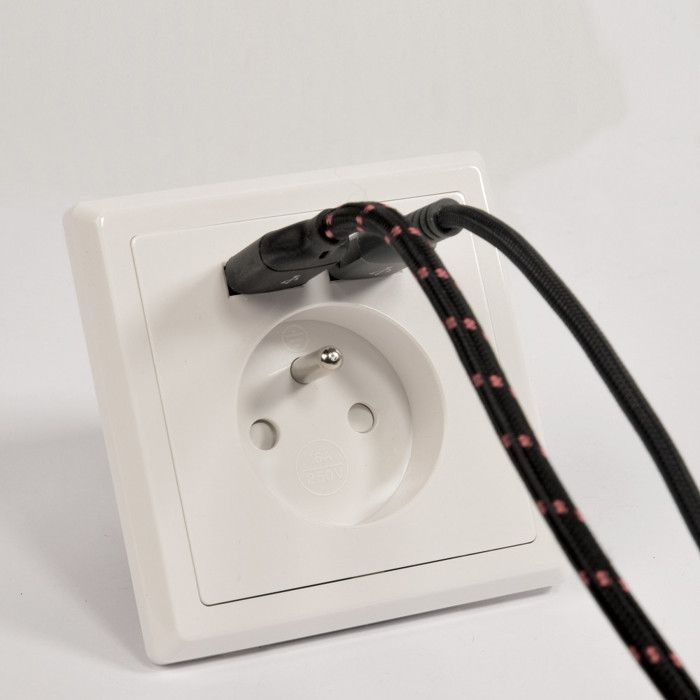 Prise encastrable 16A T + 2 chargeurs USB