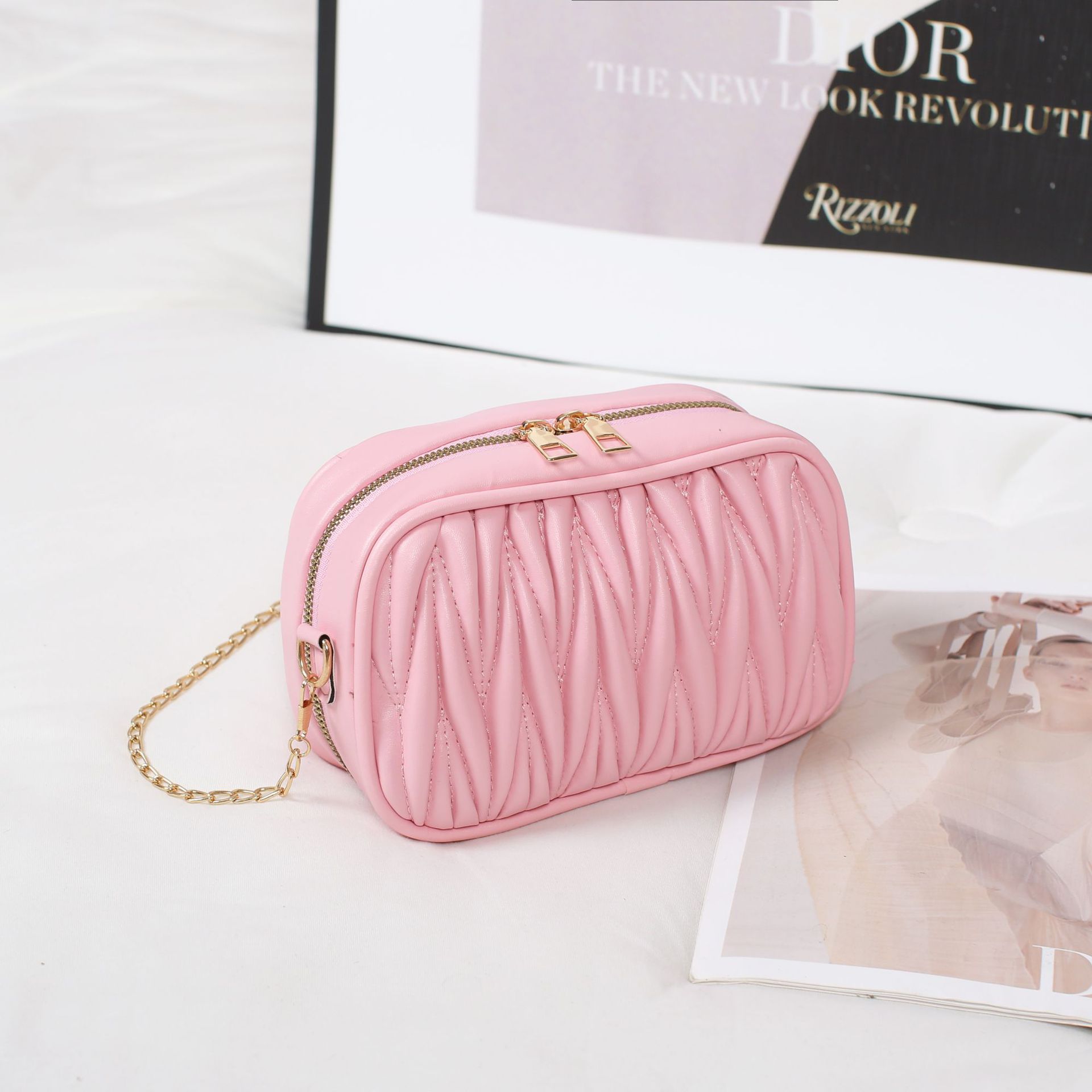 

Женская сумка женская сумка 2025 новая милая модная вышивка цепочка маленькая квадратная сумка сумка для мобильного телефона розовый