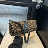 Niche leopard print underarm bag, fashionable retro high sense, commuting shoulder essential women's bag.
