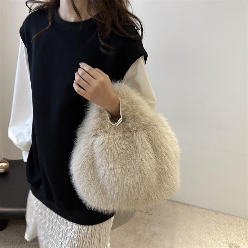 Winter Plush Large Capacity Fashion Personality Fashion Fluffy Foreign Style Fluffy Shoulder Handbag Women