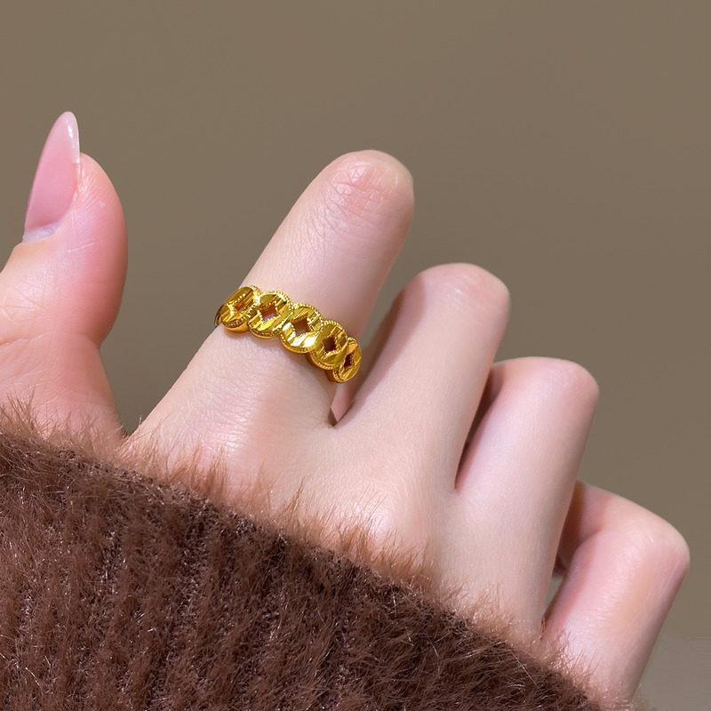 Elegant Women s Versatile Carved Coin Ring - Unique High-End Everyday Fashion Jewelry