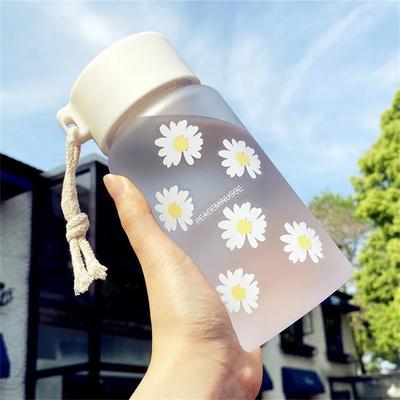 Μπουκάλια νερού 480ml Small Daisy Frosted Plastic Cup Kawaii Direct Drinking Tea Φορητό Travel Sports Creative Water Cup