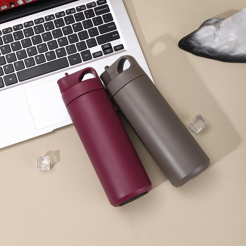 550ml Mattierter 304 Edelstahl Isolierbecher, Klappdeckel mit Strohhalm Wasserflasche für Büro & täglichen Gebrauch