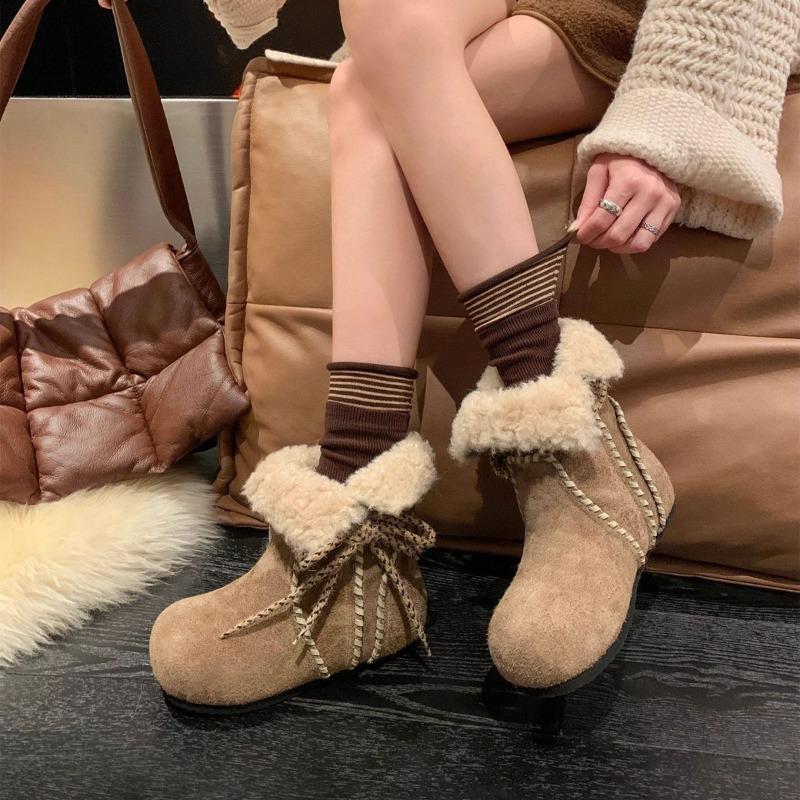 Small people increase the height of snow boots for women, new winter fur integrated warm cotton boots, women wear them