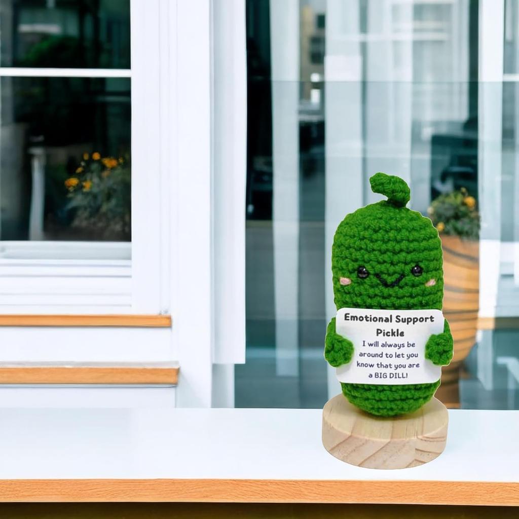Emotional Support Pickle, Encouraged Crochet Pickle Cucumber Gift,Cheer Up Gifts for Friends or Family Festival Decoration Encouragement