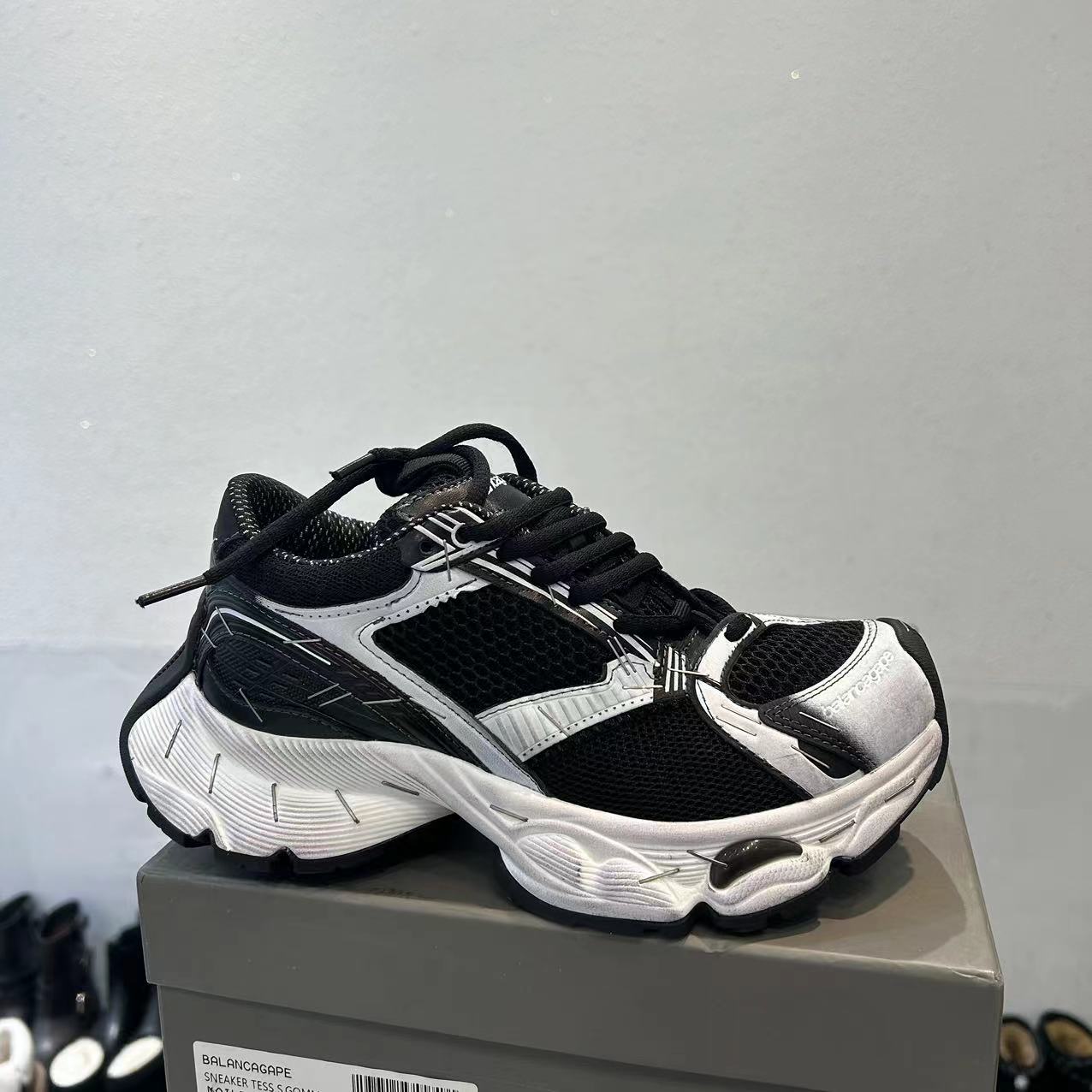 

Папины кроссовки Мужские Год Париж Степлеры Папины кроссовки Париж Скрепки Папины кроссовки Мужские и Женские Один стиль 40