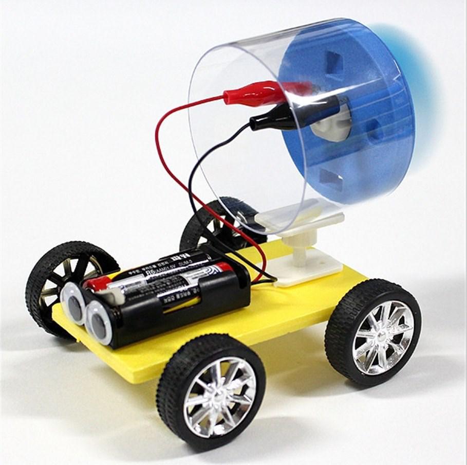 DIY Universal Wind-Powered Racing Car Kit: Educational Science Assembly for Aerodynamic Exploration 11x12x14 cm