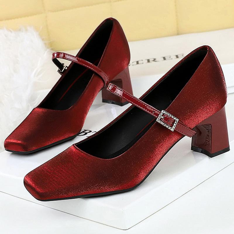 

Туфли 5 см Квадратный носок Женские туфли-лодочки Пряжка со стразами Туфли на среднем каблуке Толстый каблук шелк атлас Туфли на высоком каблуке Банкетная обувь 40