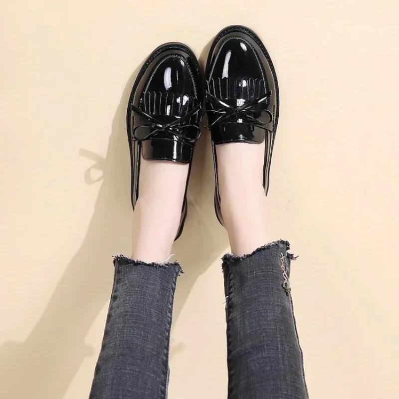Fashion Womens Shoes Patent Leather Women Loafers British Tassel Casual Female Flat Shoes Bowknot Small Leather Shoe Comfortable Zapatos