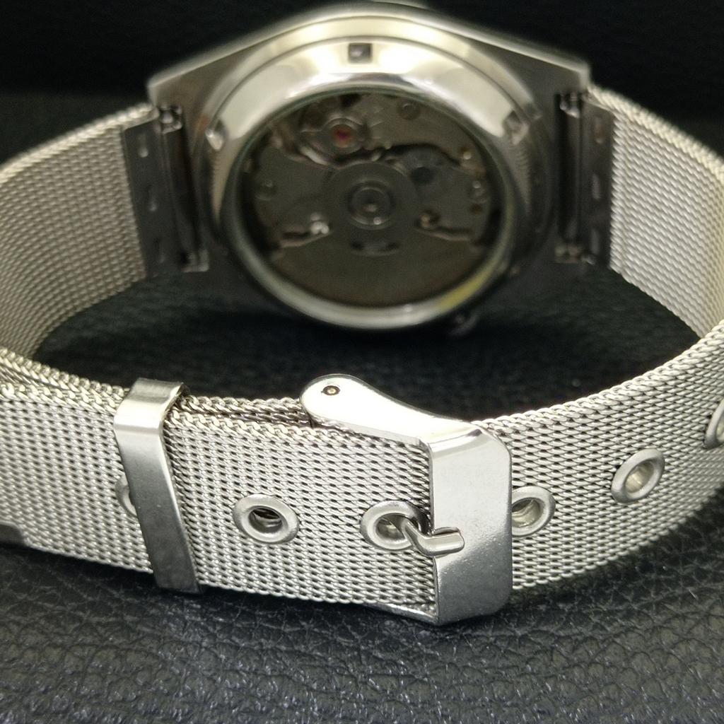 JAPAN VINTAGE SEIKO 5 AUTOMATIC MENS ARABIC GREEN COLOR DIAL WATCH a701302-5 R206a-a701302