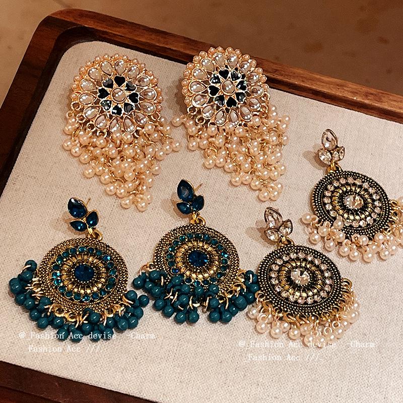 

Ethnic Style Diamond-Inlaid Tassel Earrings: Steel Needle Water Drop Design