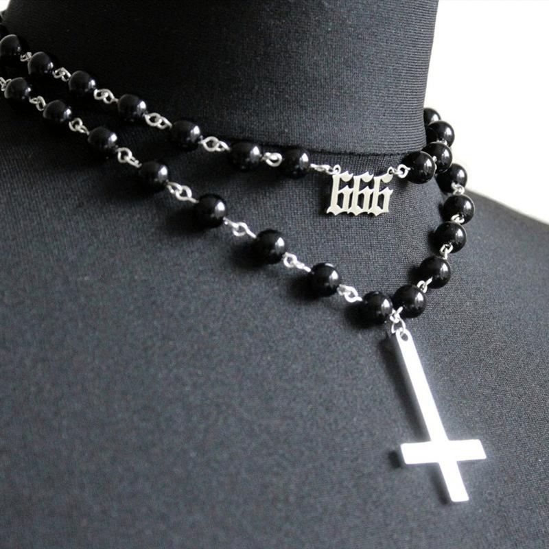 Collana con ciondolo a croce rovesciata color argento gotico Collana con perline nere Collana da donna in stile punk