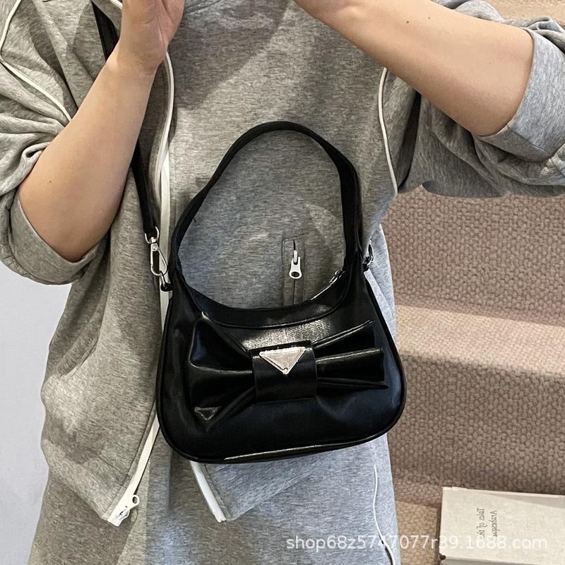 2025 New Bow Shoulder Bag Simple and Fashionable Women's Underarm Bag Versatile Casual Crescent Bag Handbag