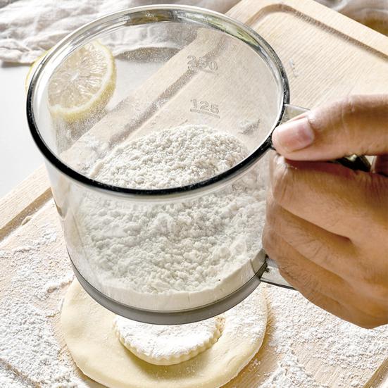 Flour Sifter Fine Mesh Baking Sieve Ergonomic Handle Flour Strainer Baking Tool for Sugar Cocoa Powder