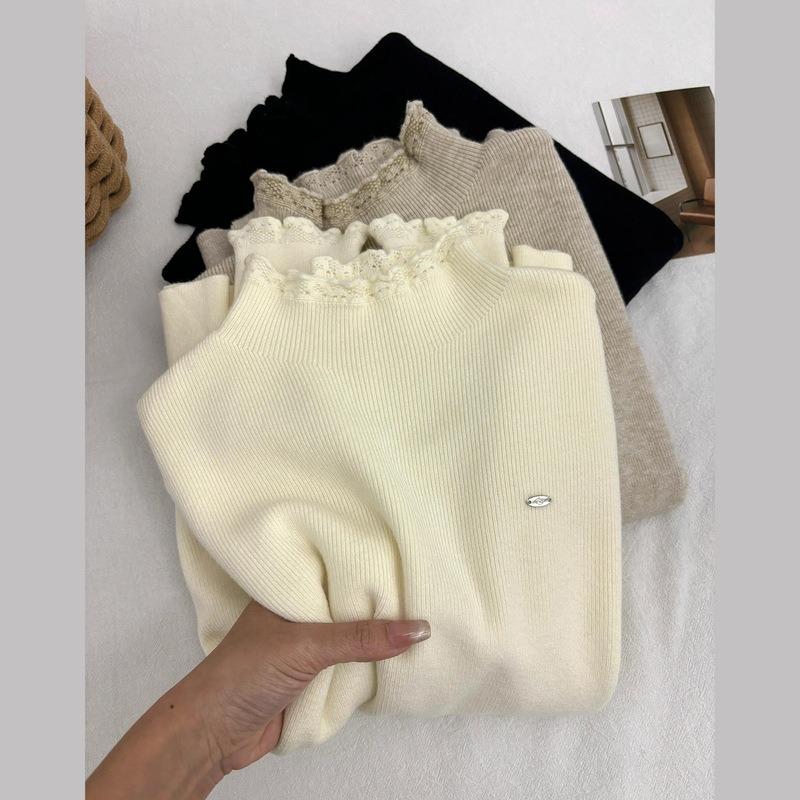 A sense of atmosphere, stacked inside, wearing a knitted top, women's autumn and winter crochet fungus edge semi-turtleneck sweater, bottoming shirt
