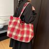 2025 Fashion Casual Retro Simple Women's Bag Autumn New Foreign Style Shoulder Bag Niche Design Tote Bag